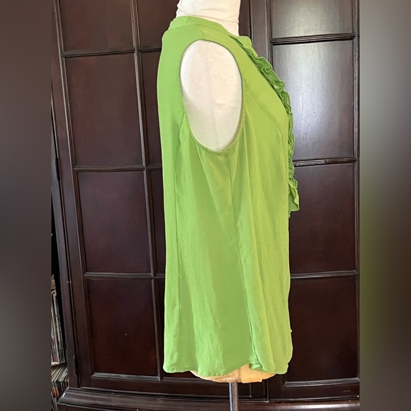 Green Sleeveless Ruffle Top - Picture 4 of 6